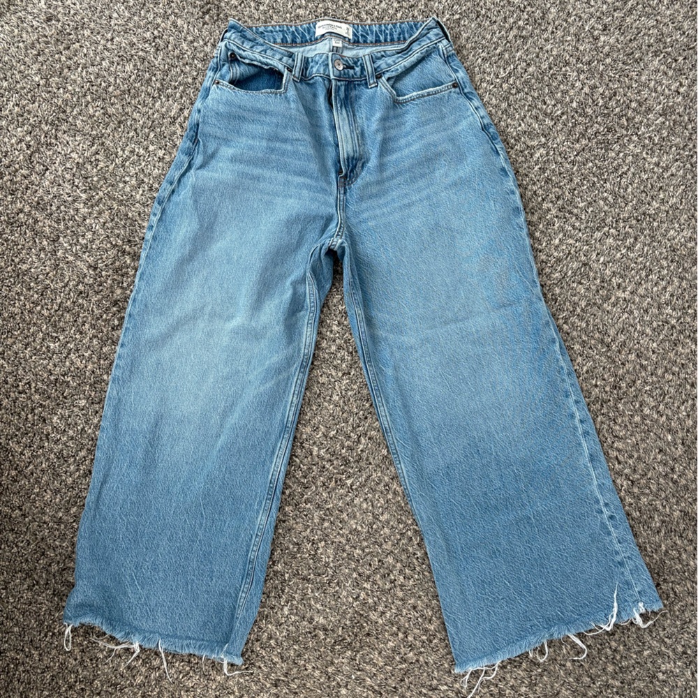 Abercrombie & Fitch Curve Love Wide Leg Crop Jean